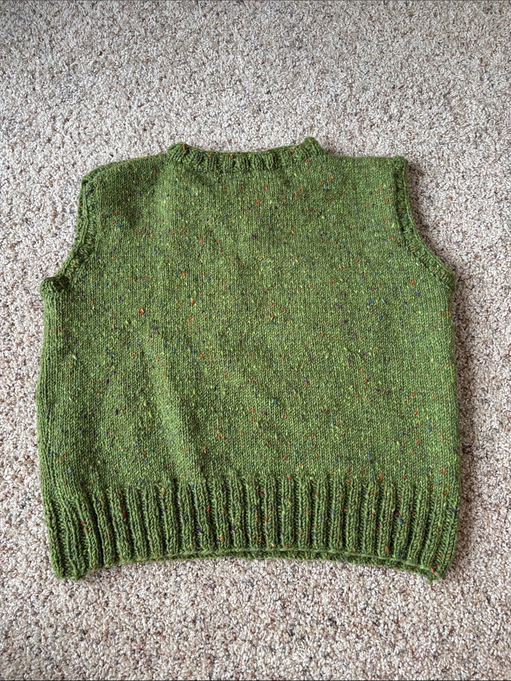 Handmade Green Knit Sleeveless Sweater Vest - Picture 5 of 6